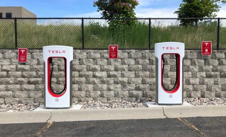 Tesla Model 3 Charging Stations in Saudi Arabia